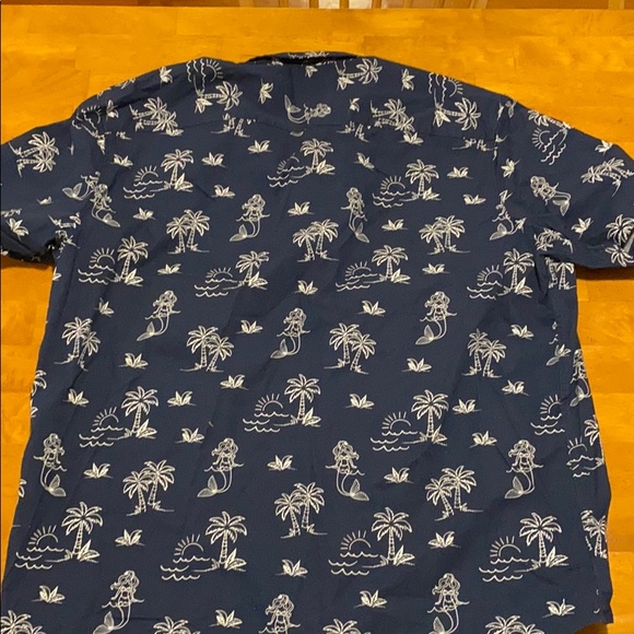 Men’s Navy Hawaiian t-shirt - Picture 4 of 4